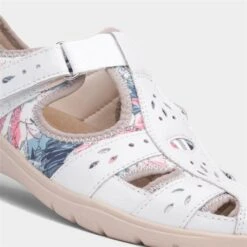 Free Spirit Cleveland Womens White Floral Shoe -Footpatrol Shop 120295 2 L05.20230526000221