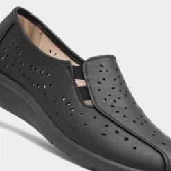 Cushion Walk Grace Womens Black Shoe -Footpatrol Shop 128138 2 L05.20230804000030