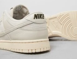 Nike Dunk Low Premium -Footpatrol Shop fp 667121 d