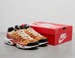 Nike Air Max Plus -Footpatrol Shop fp 667133 e